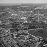 17. Rafineria Gdańska z lotu ptaka (1992 rok).jpg