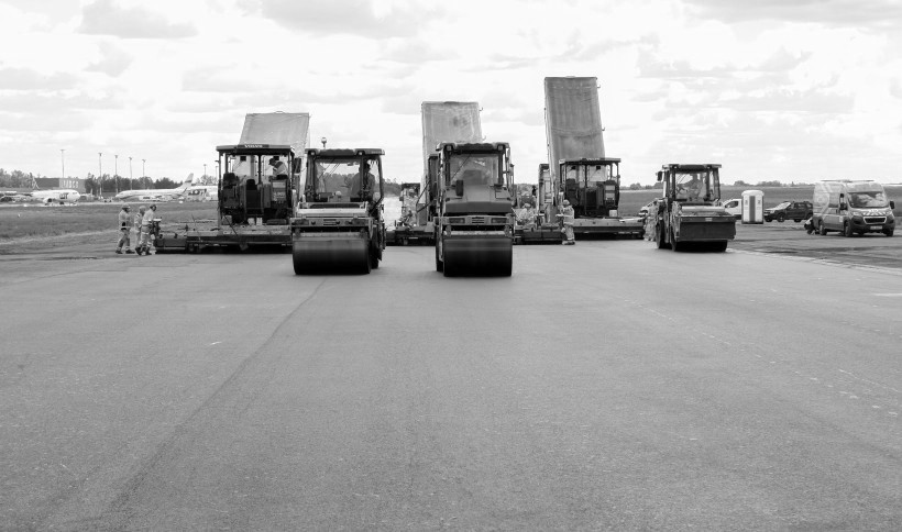  Nowa, trwała nawierzchnia na stołecznym lotnisku 3