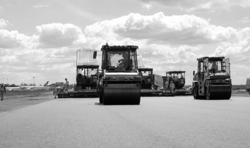  Nowa, trwała nawierzchnia na stołecznym lotnisku 4