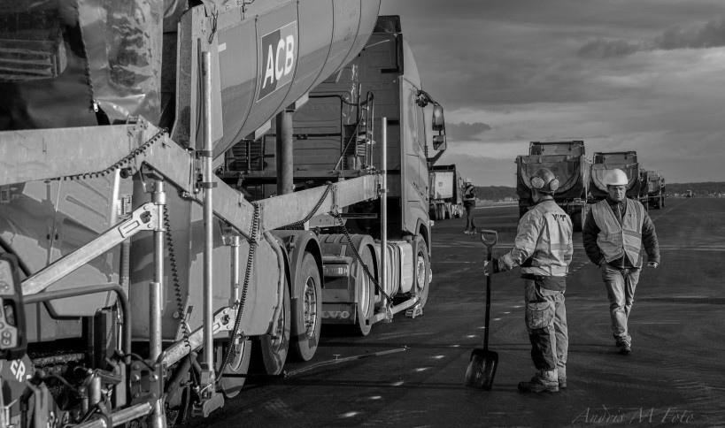 Asfalt LOTOSU na lotnisku w Palandze.2