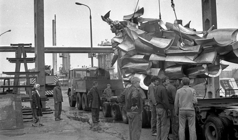 11. Pomnik Obrońców Poczty Polskiej w Gdańsku, w realizacji którego uczestniczyła 15-osobowa grupa pracowników GZR (1979 rok).JPG