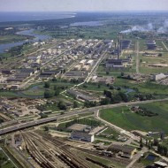 17. Rafineria Gdańska z lotu ptaka (1992 rok).jpg